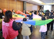 像对待自己的孩子一样！金山这群“爱心邻家妈妈”，用爱浇灌希望之花