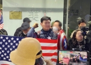 尹锡悦一支持者企图闯入中国驻韩使馆被拘，中方回应