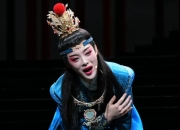 “宝二爷”含泪道歉，陈丽君知错就改